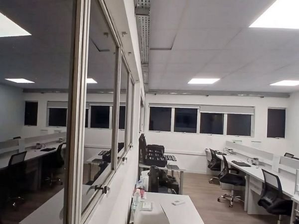 Instalação de película espelhada em Balneário Camboriú